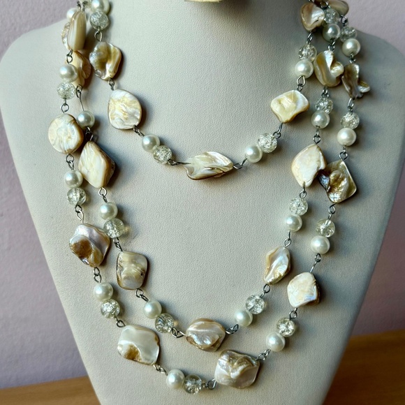VINTAGE MOTHER OF PEARLGLASS & FAUX PEARS BEADS SILVER TONE EXTRA LONG NECKLACE